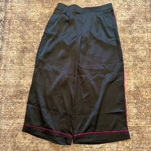 Torrid Wide Leg Satin High Rise Pant black with hot pink piping size 1 short NWT